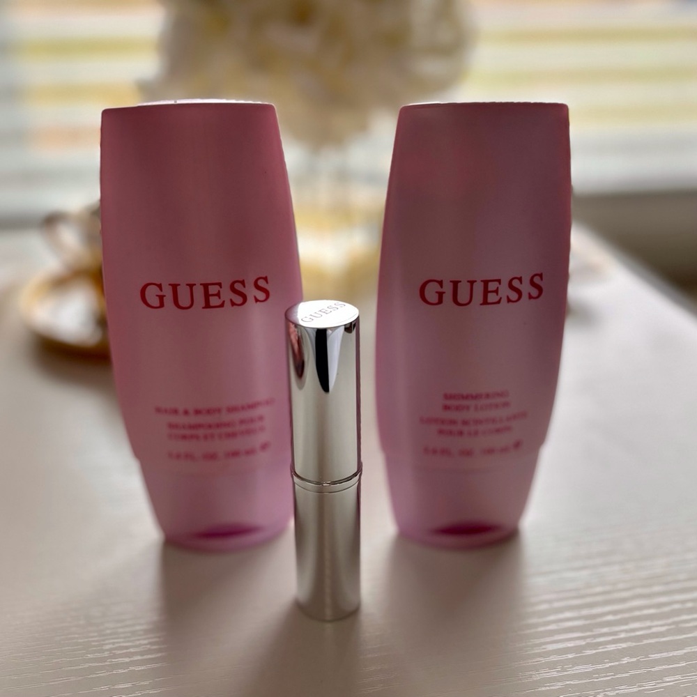 GUESS Shimmer Fragrance Stick ✨